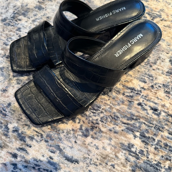 Marc Fisher black leather sandals - Picture 3 of 4
